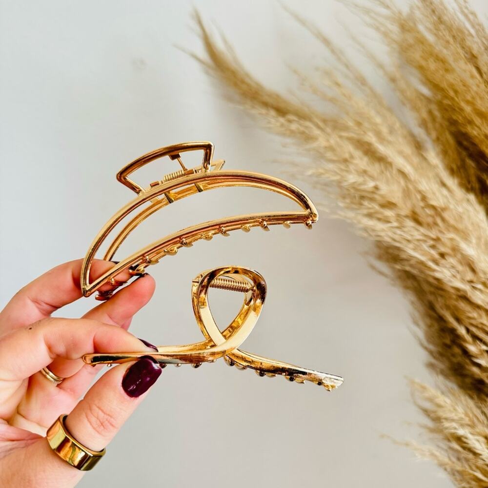 NEW ANTHROPOLOGIE Jumbo XL Crescent Moon Open Gold Metal Hair Claw Clip Set 2